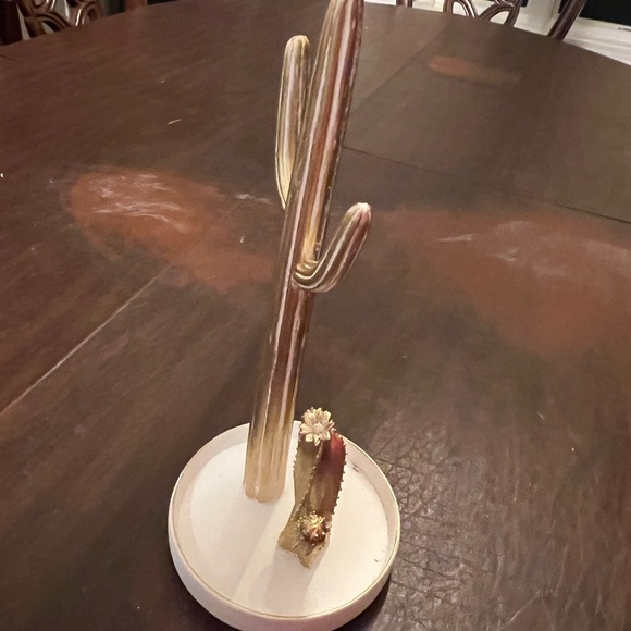 Cute cactus jewelry holder - Picture 3 of 4